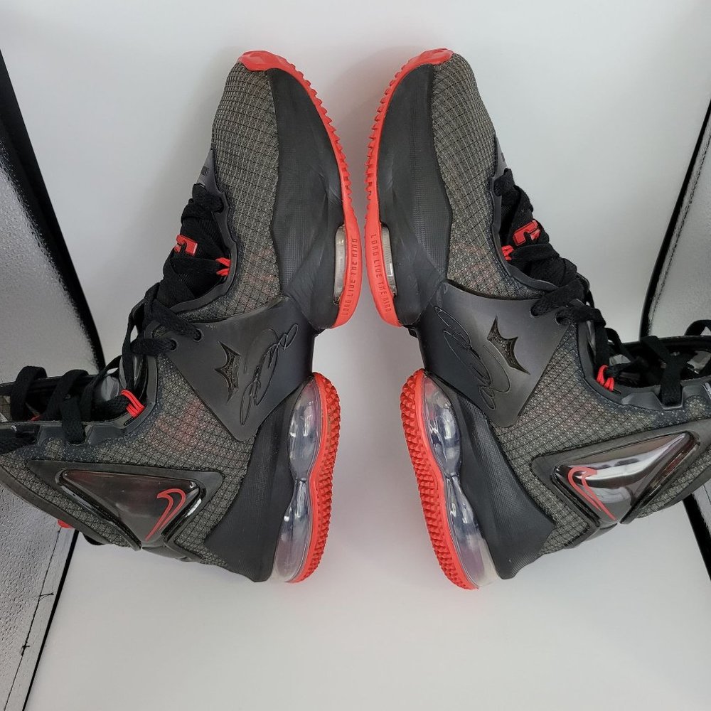 Nike LeBron 19 XIX Bred GS Basketball Shoes Black Red Grey DD0418-011 US Size 6Y - Picture 4 of 9